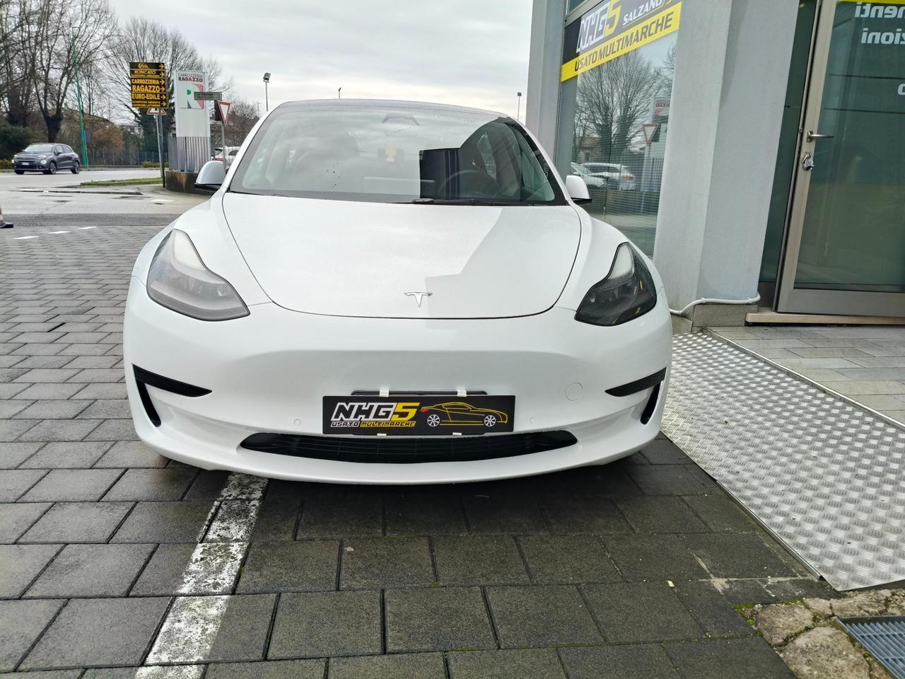 Tesla Model 3 Standard rwd Plus