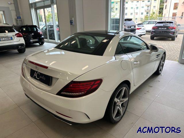 MERCEDES-BENZ SLC 200 AMG line