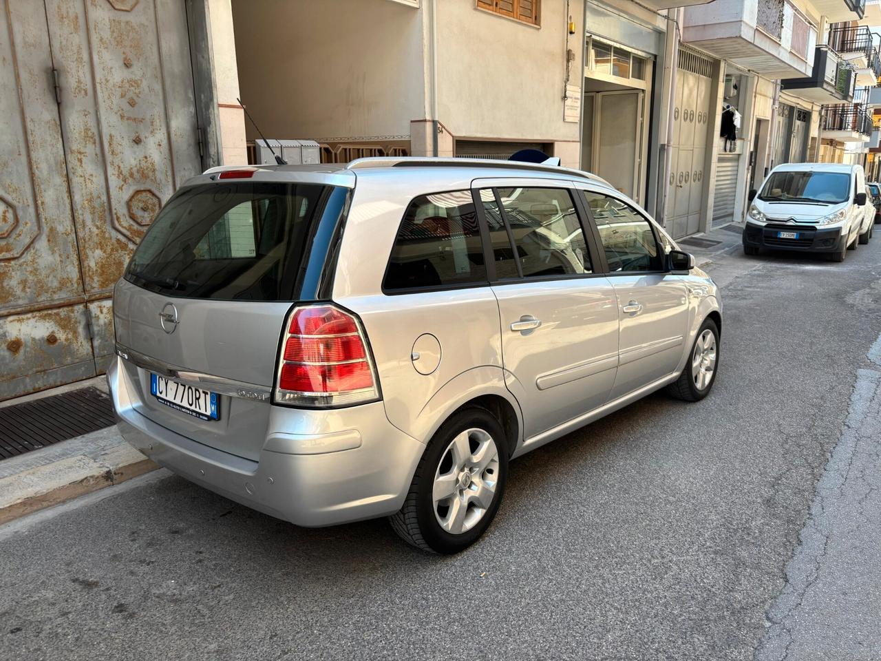 Opel Zafira 1.9 CDTI 101CV ** 7 POSTI **