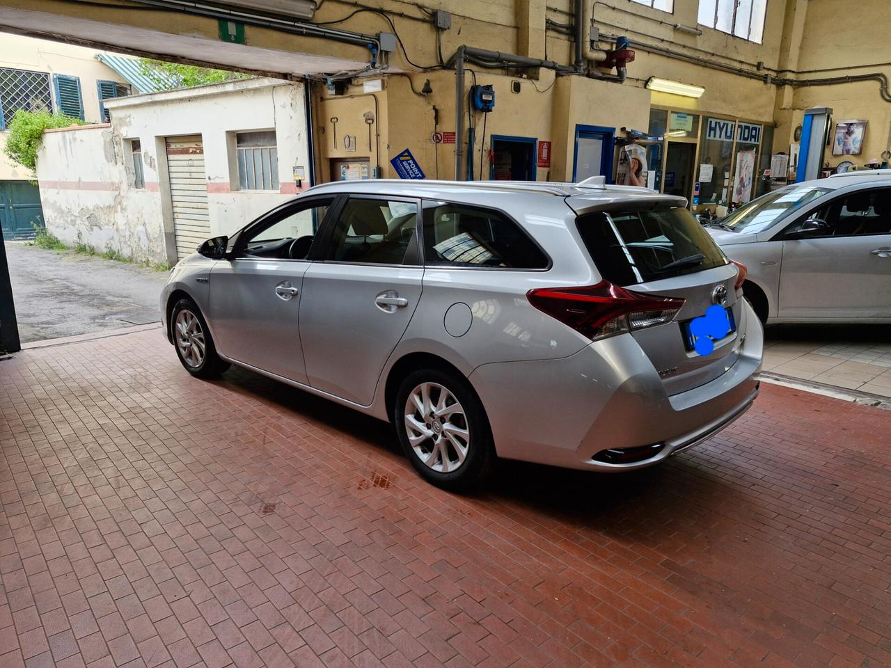 Toyota Auris Touring Sports 1.8 Hybrid Lounge