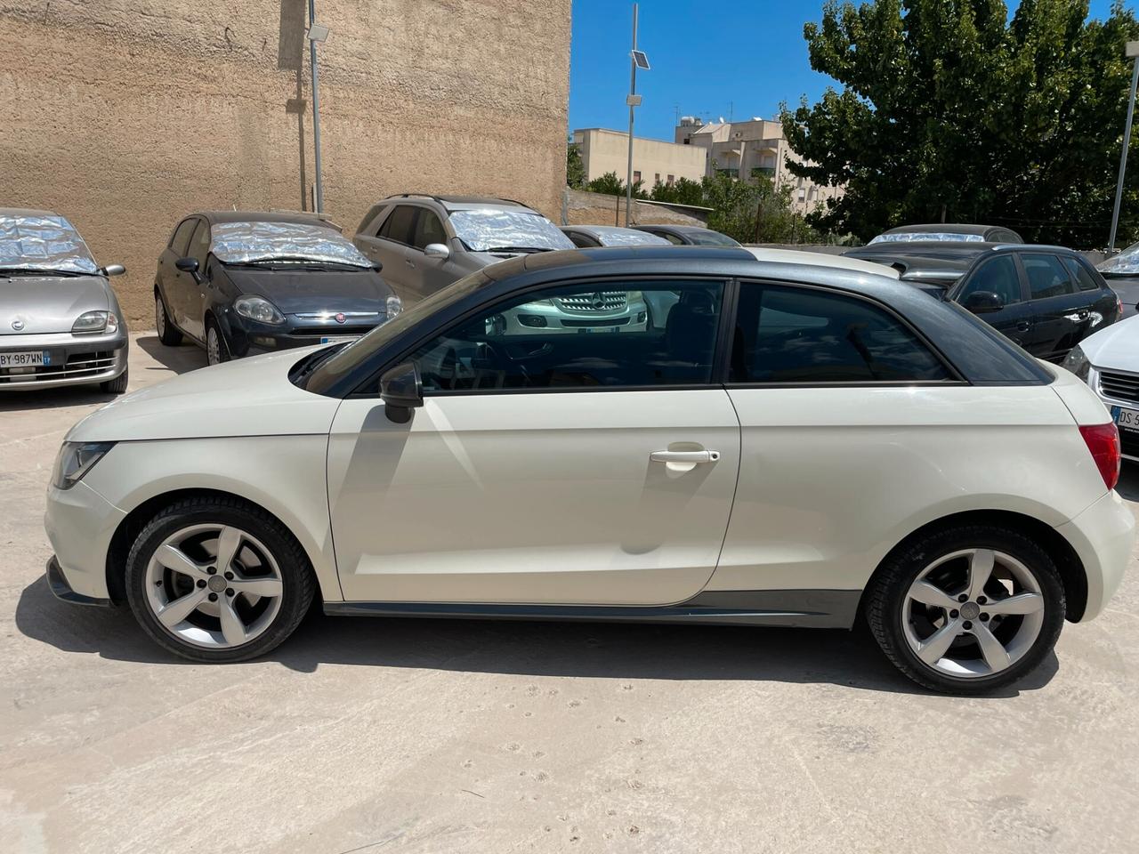 AUDI A1 1.6 TDI 105CV AMBITION PROMO ESTATE