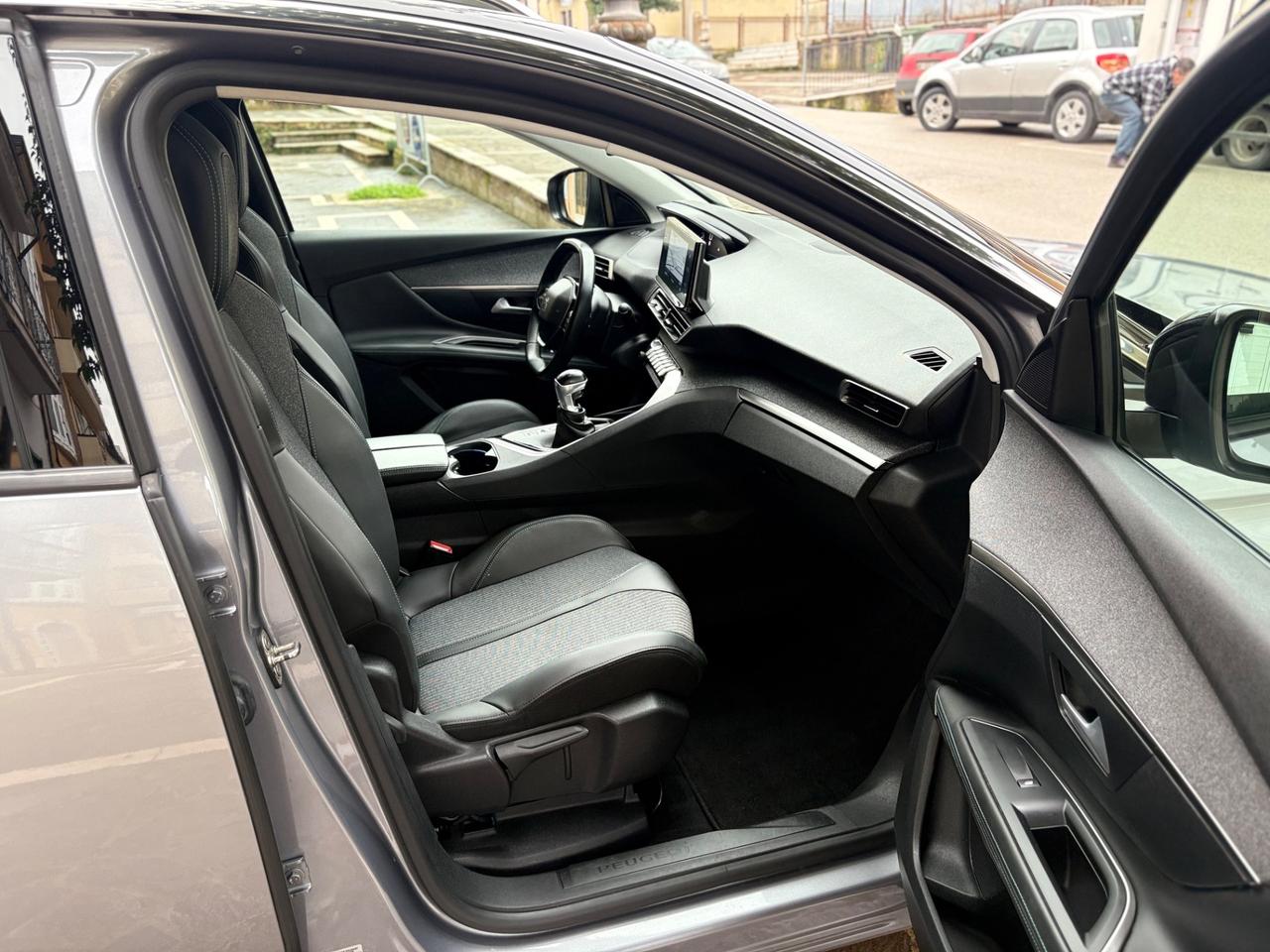 Peugeot 3008 BlueHDi 130 Allure BICOLOR FULL/LED