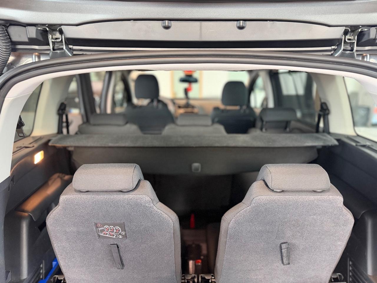 Peugeot 5008 1.6 HDi 115CV 7Posti Neopatentati