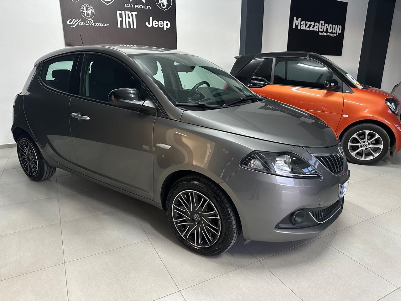Lancia Ypsilon 1.0 FireFly 5 porte S&S Hybrid Alberta Ferretti