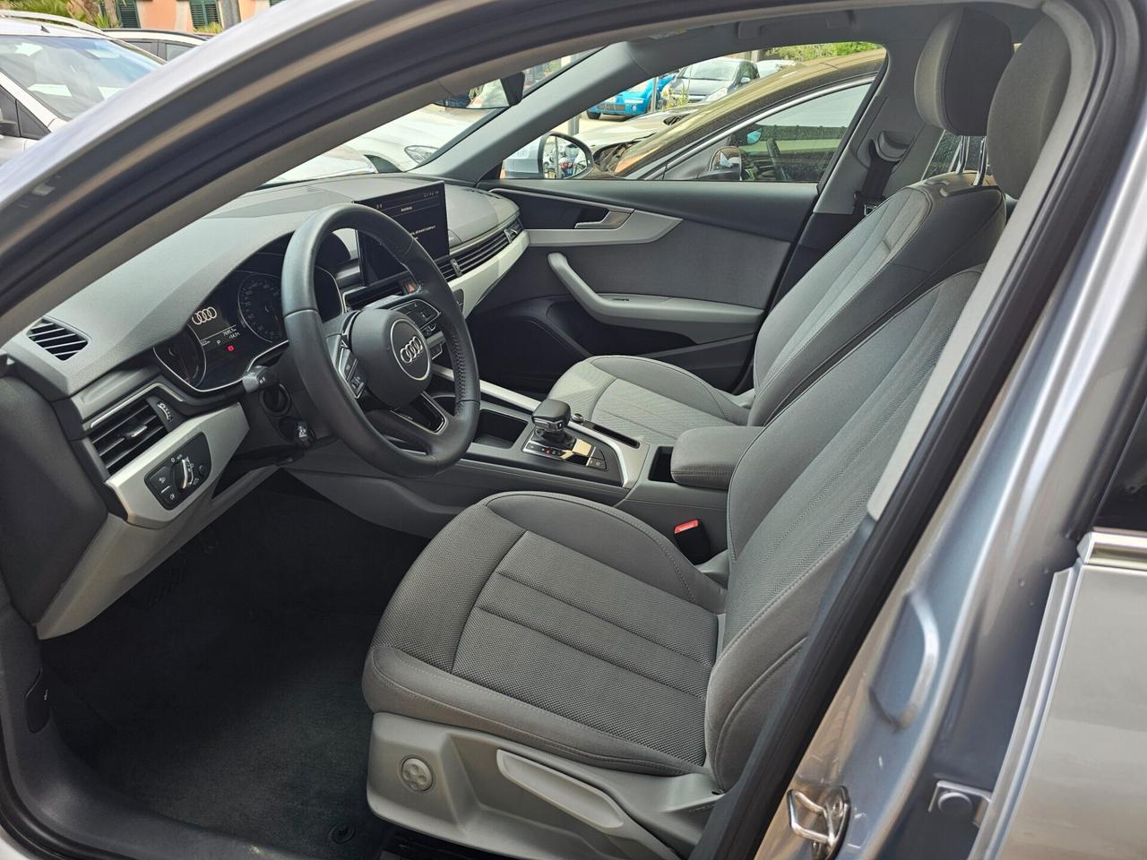 Audi A4 Avant 30 TDI/136 CV S tronic Business Advanced