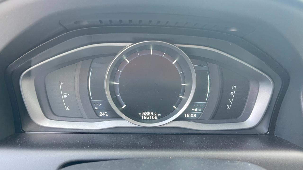 Volvo XC 60 XC60 D4 AWD Geartronic Momentum N1