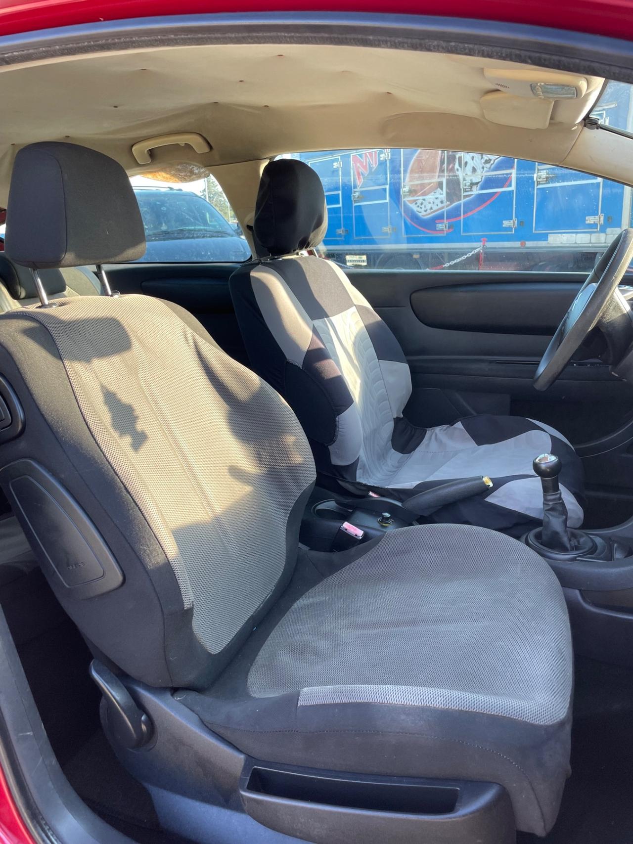 CITROEN C4 CUPE NEOPATENTATI 1.4 BENZINA 2005.