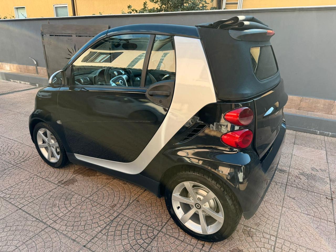 Smart ForTwo 1000 62 kW cabrio passion Full