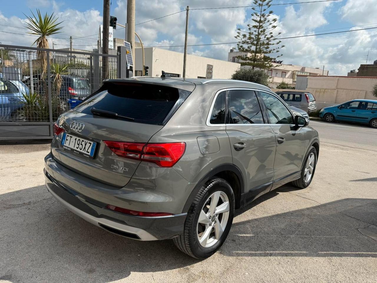 Audi Q3 2.0 TDI 150 CV Business