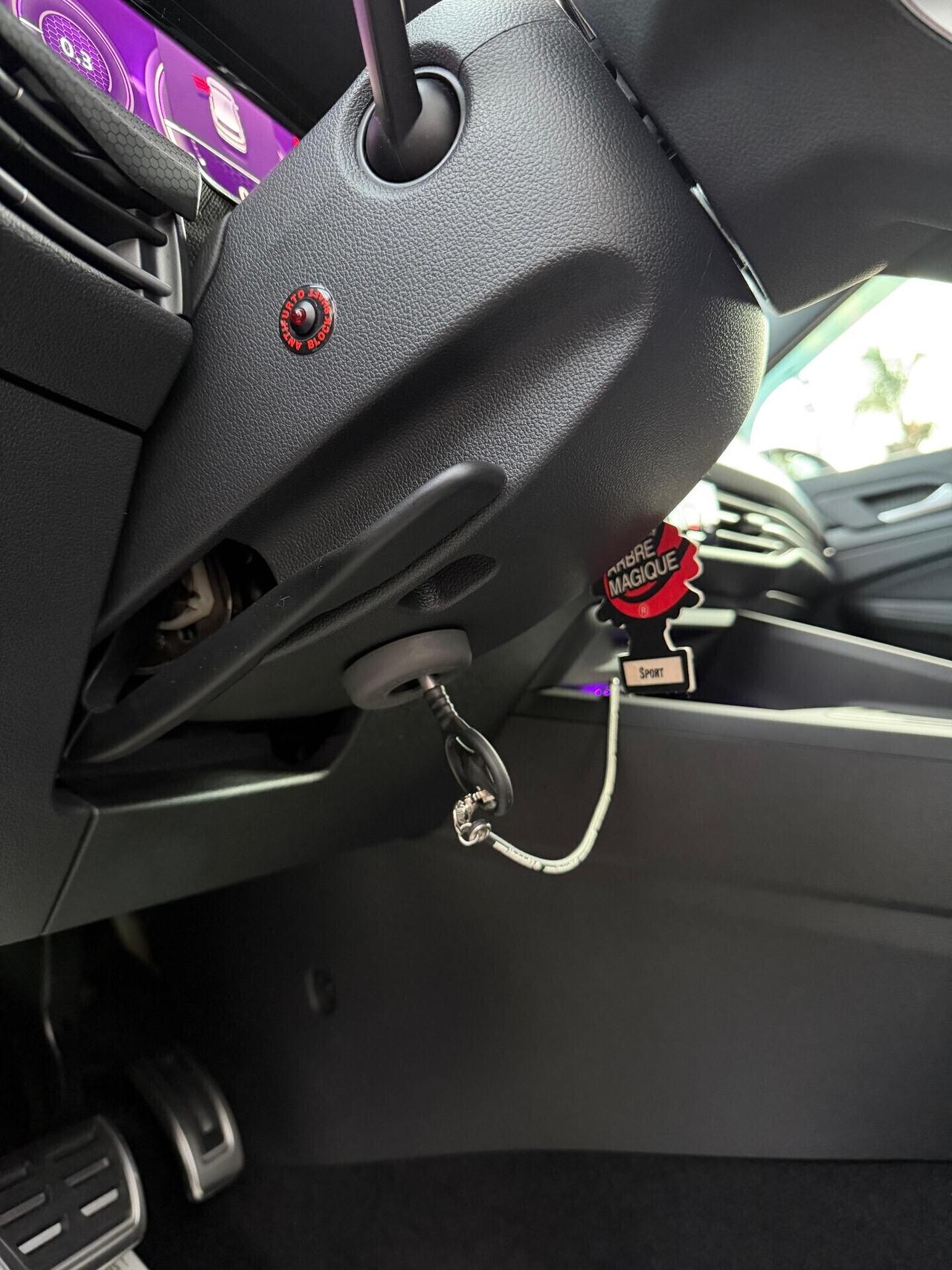 Volkswagen Golf 8 GTI 2.0 TSI 245CV