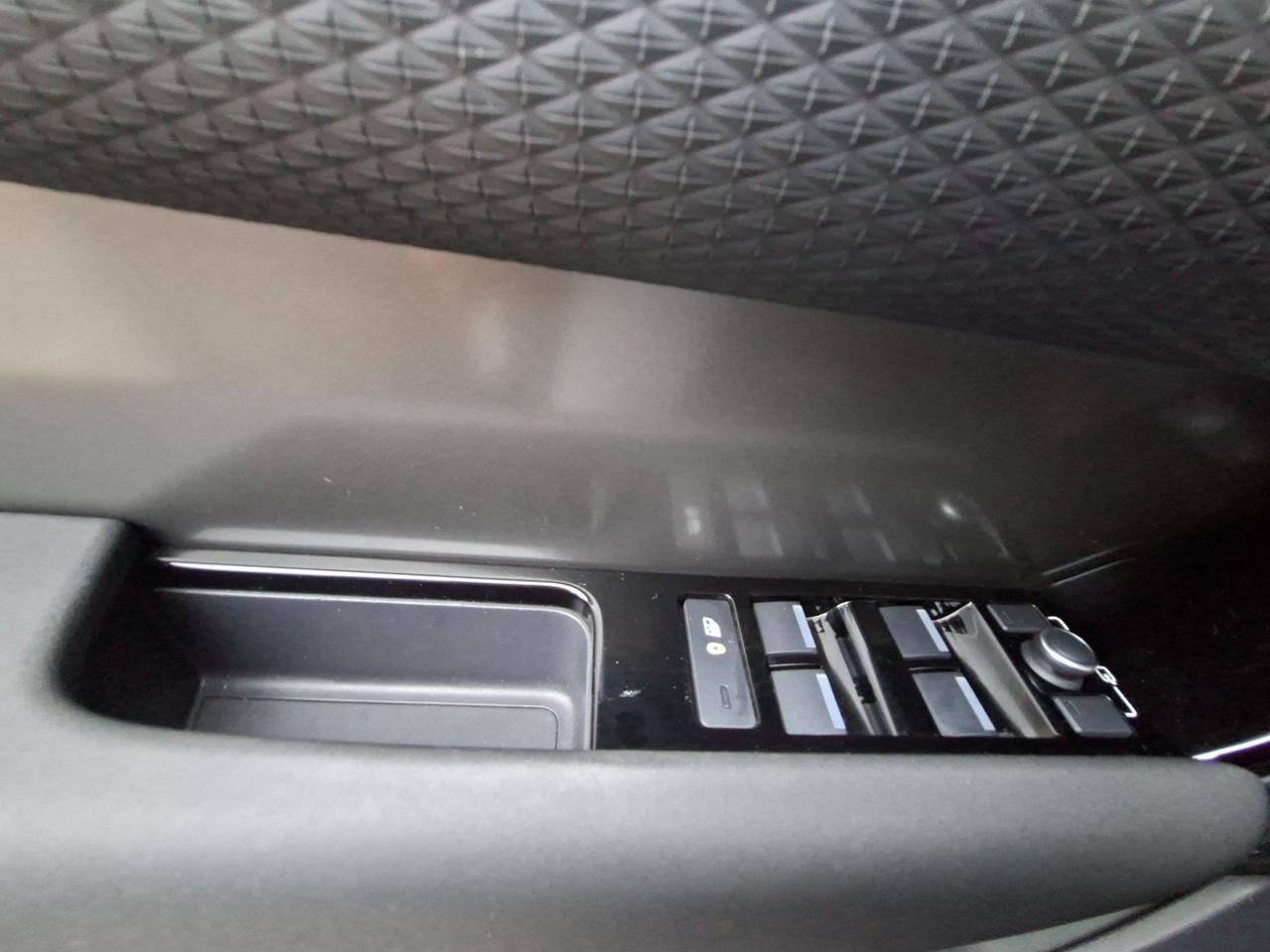 Land Rover Range Rover Velar 2.0d i4 SE 180cv 24 mesi garanzia