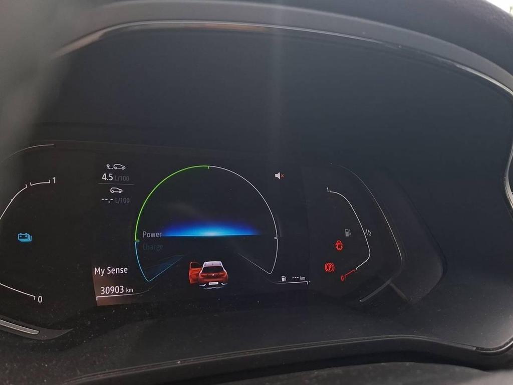 Renault Captur 1.6 Hybrid E-Tech Engineered Auto