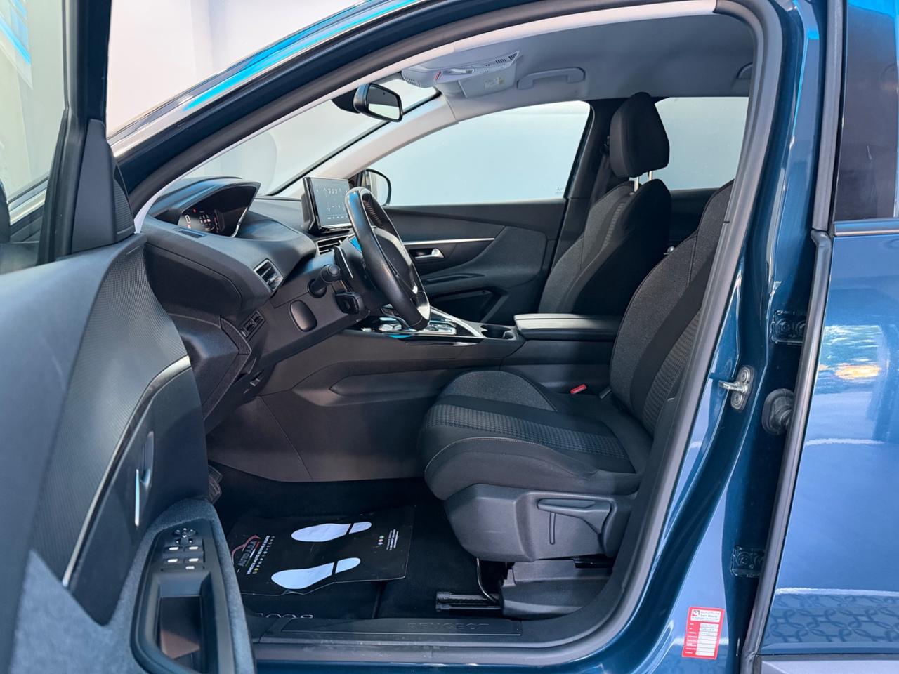 Peugeot 3008 BlueHDi 130 S&S EAT8 Active Pack