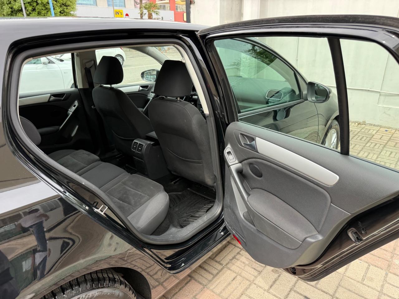 Volkswagen Golf 1.6 TDI Highline - GARANZIA
