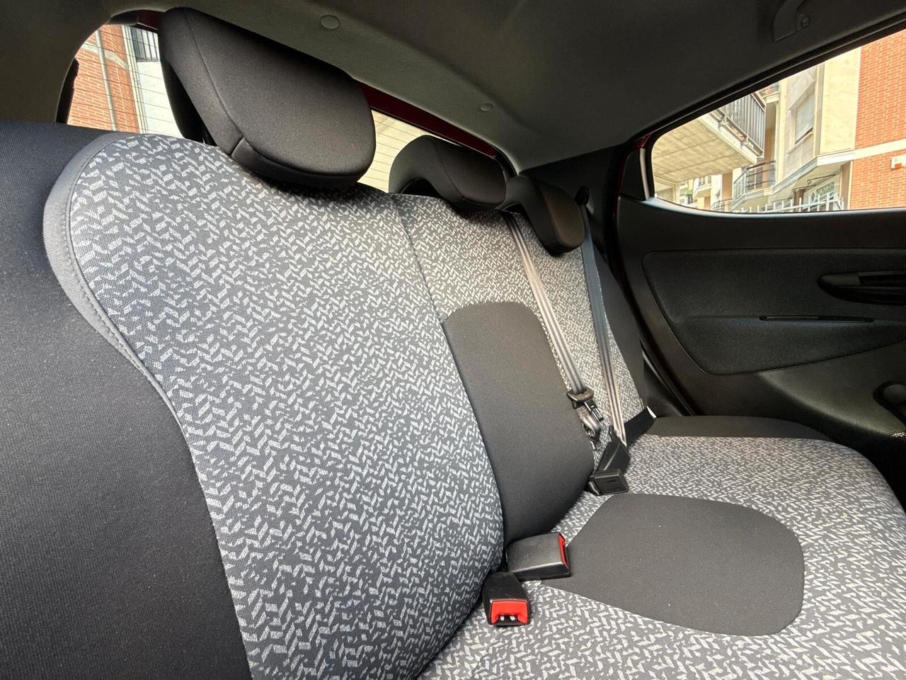 Lancia Ypsilon 1.2 69 CV 5 porte GPL Silver