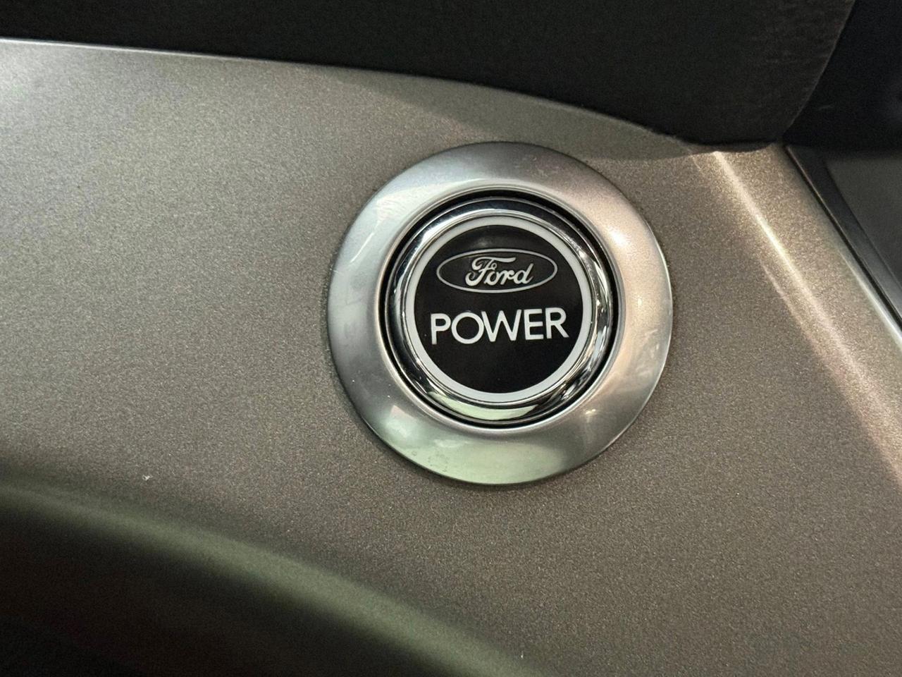 Ford Kuga 2.0 TDCI 140 CV 2WD Titanium