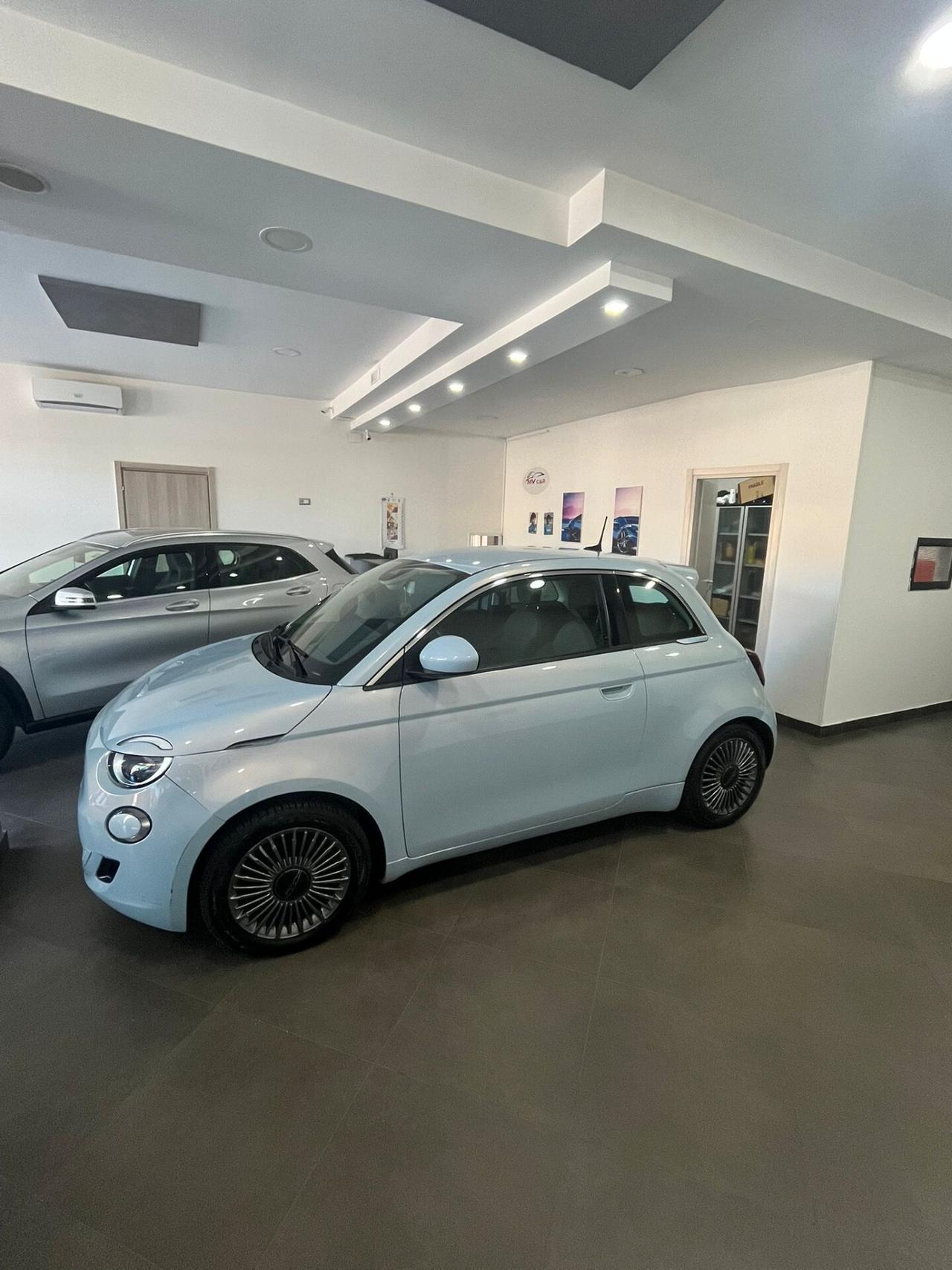 Fiat 500 500e Berlina 42 kWh Passion