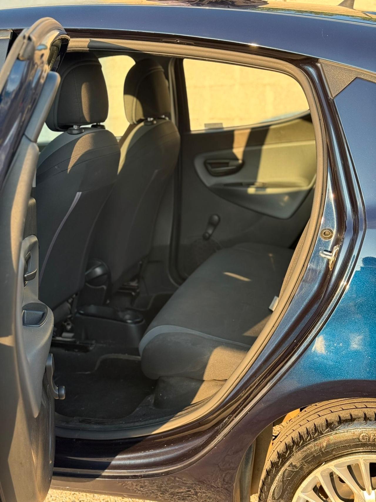 Lancia Ypsilon 1.2 69 CV 5 porte Platinum
