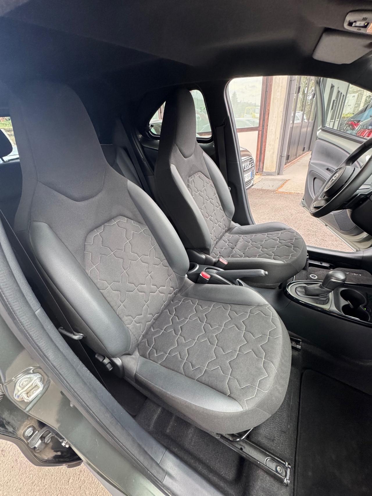 Toyota Aygo X 1.0 VVT-i 72 CV 5 porte Limited Air S-CVT