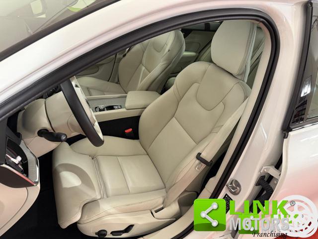 VOLVO V60 B4 (d) aut Ultimate Dark IVA ESP. GARANZIA 24