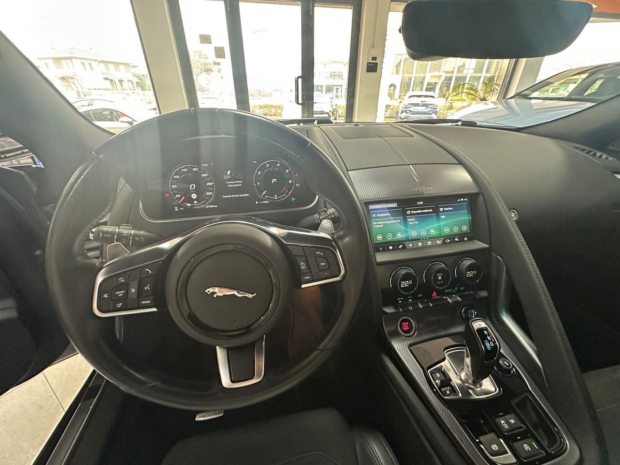 Jaguar F-Type R-Dynamic Black 2.0 P 300 Blac #8743