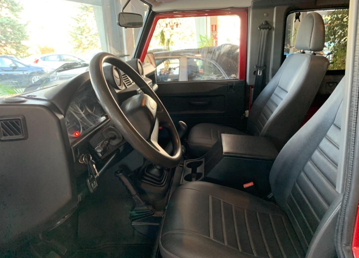 Land Rover Defender 90 2.4 TD4 Station Wagon SE