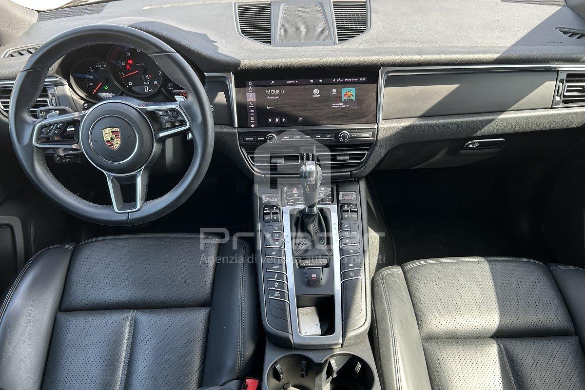 PORSCHE Macan 2.0