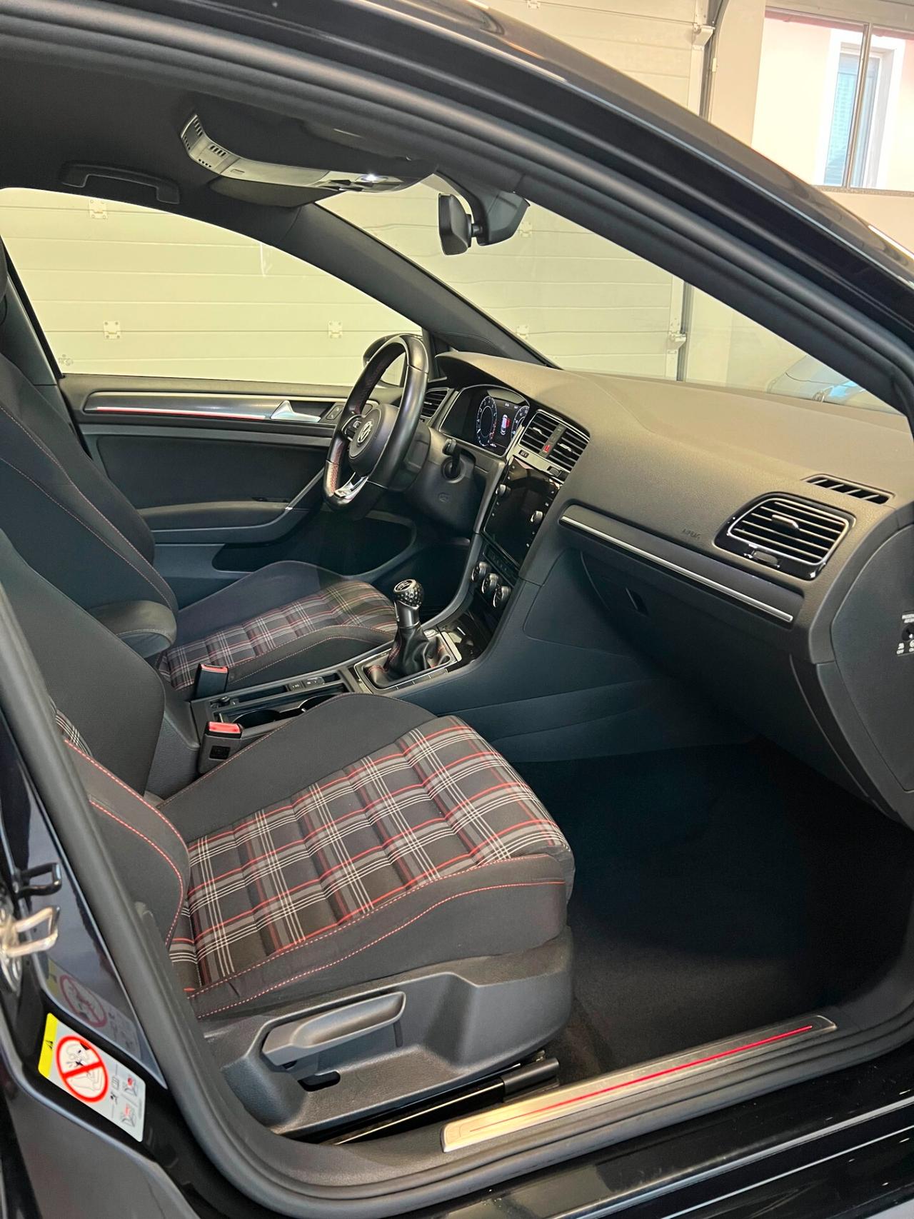 Volkswagen Golf GTI Performance 2.0 245 CV TSI 5p. BMT