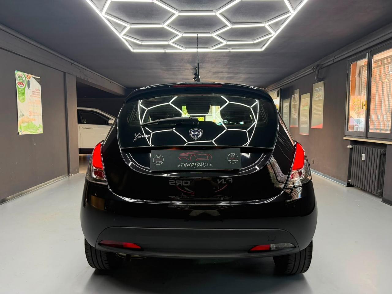 Lancia Ypsilon 1.2 69 CV 5 porte GPL Ecochic Black and Noir