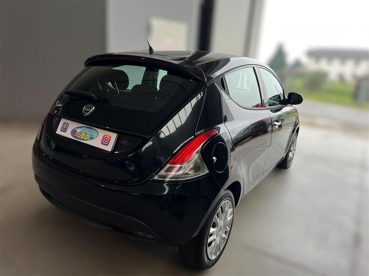 Lancia Ypsilon 1.2 69 CV 5 porte S&S Gold ok neopatentati