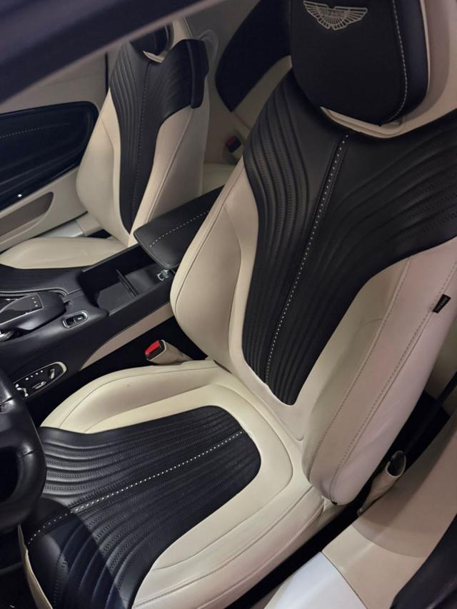 ASTON MARTIN DB11 V12 Coupé