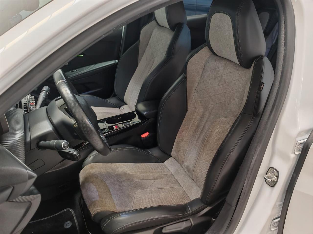 Peugeot 208 motore elettrico 136 CV 5 porte GT Pack