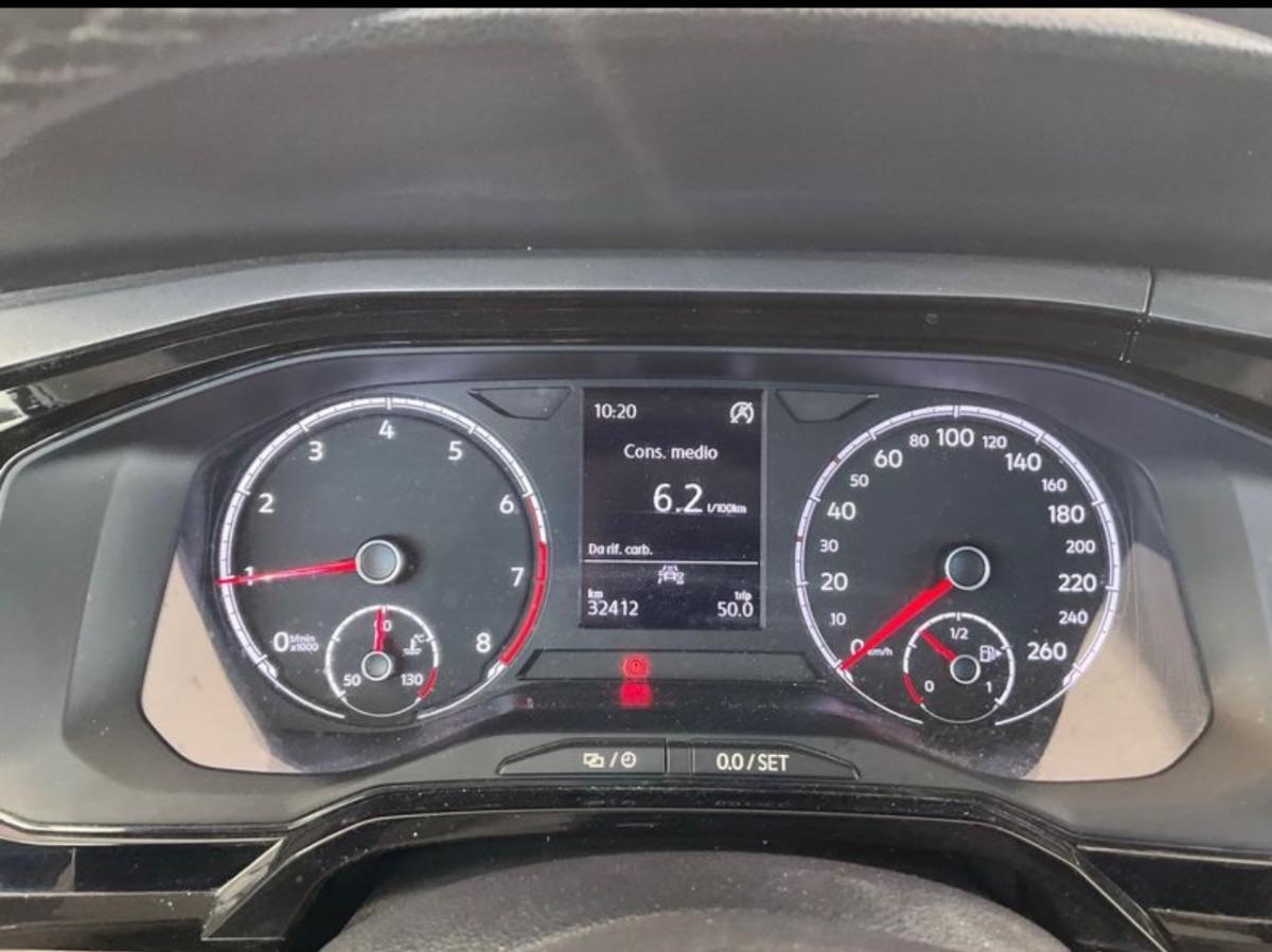 VOLKSWAGEN - Polo