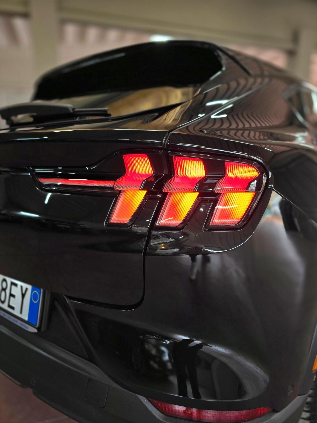 Ford Mustang Mach-E Elettrico Standard 269CV