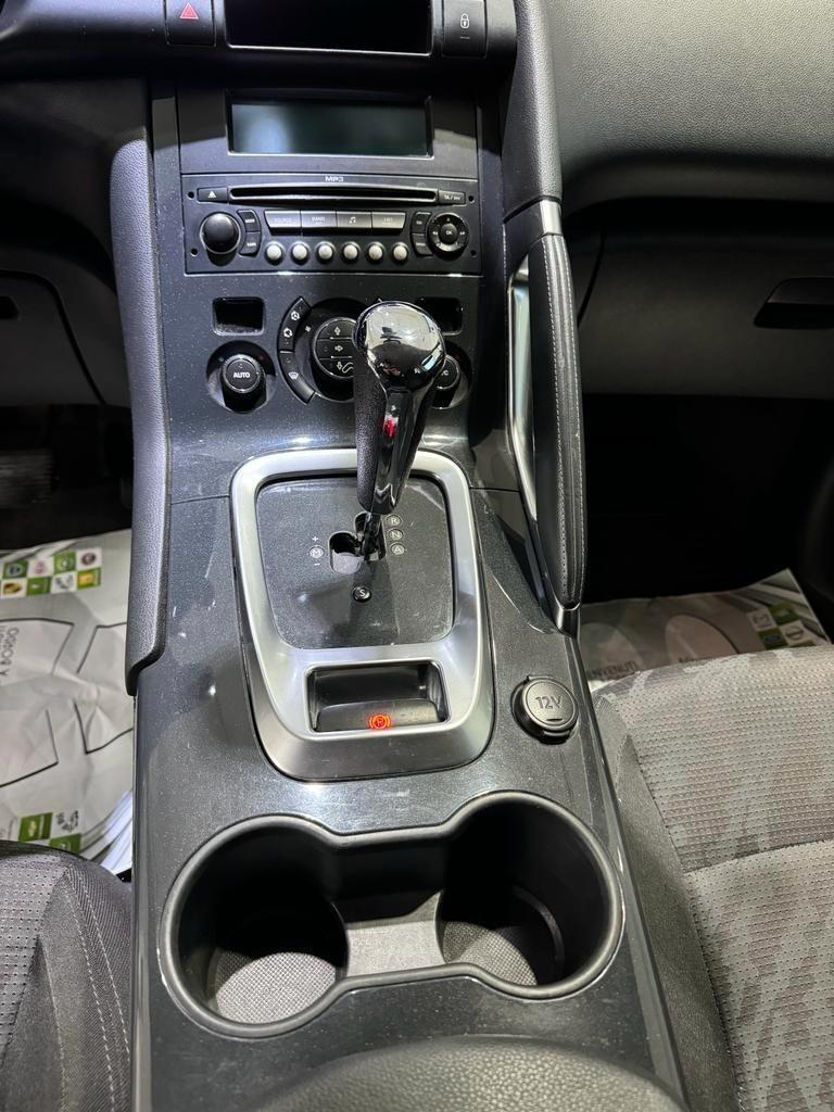 Peugeot 3008 1.6 HDi 110CV cambio robotizzato Premium