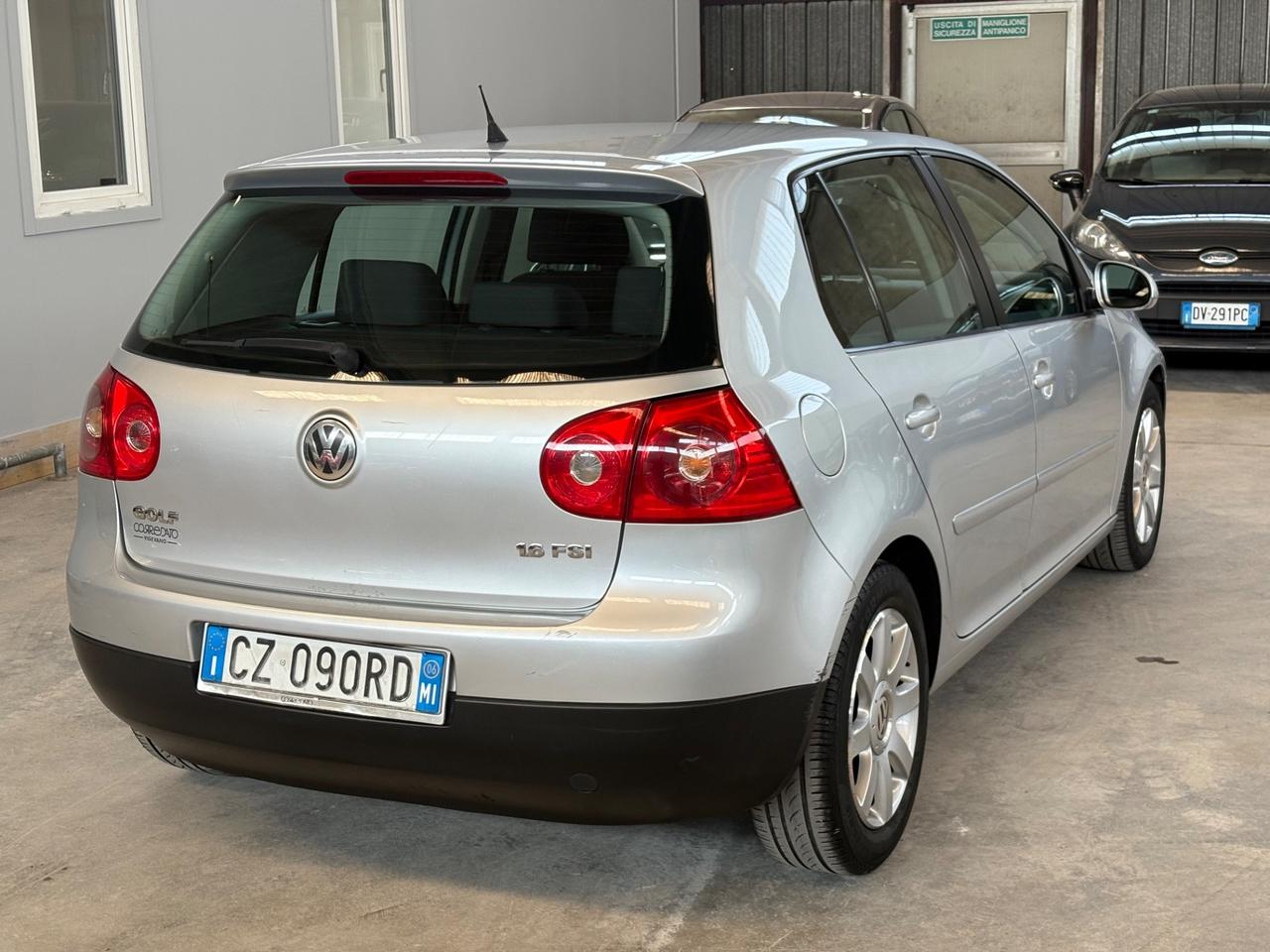 Volkswagen Golf 1.6 16V FSI 5p. Sportline