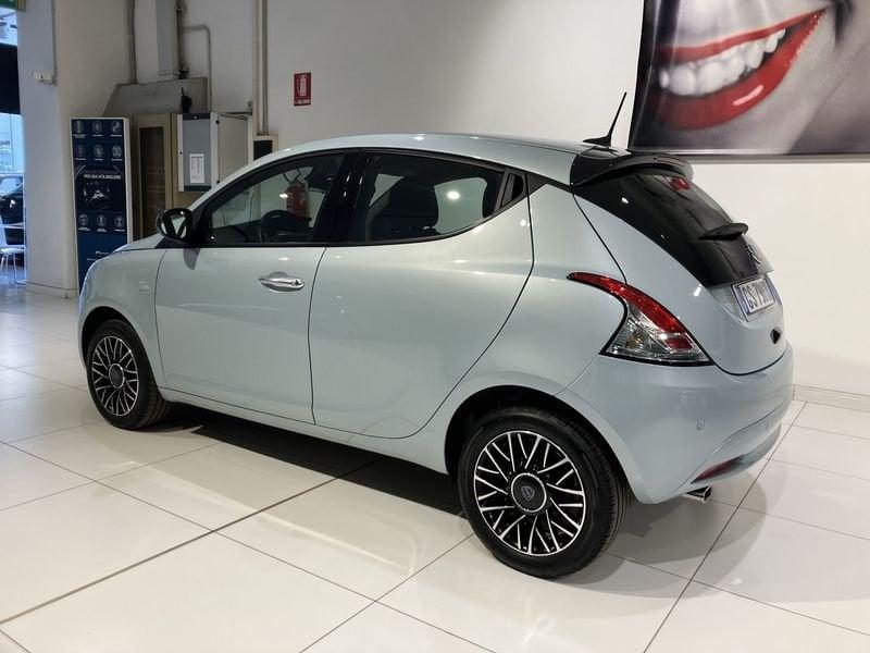 Lancia Ypsilon 1.0 FireFly 5 porte S&S Hybryd Gold