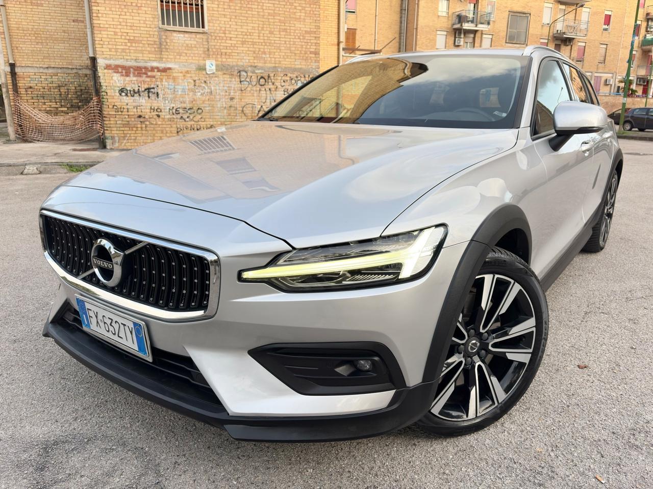 Volvo V60 Cross Country 4WD automatico