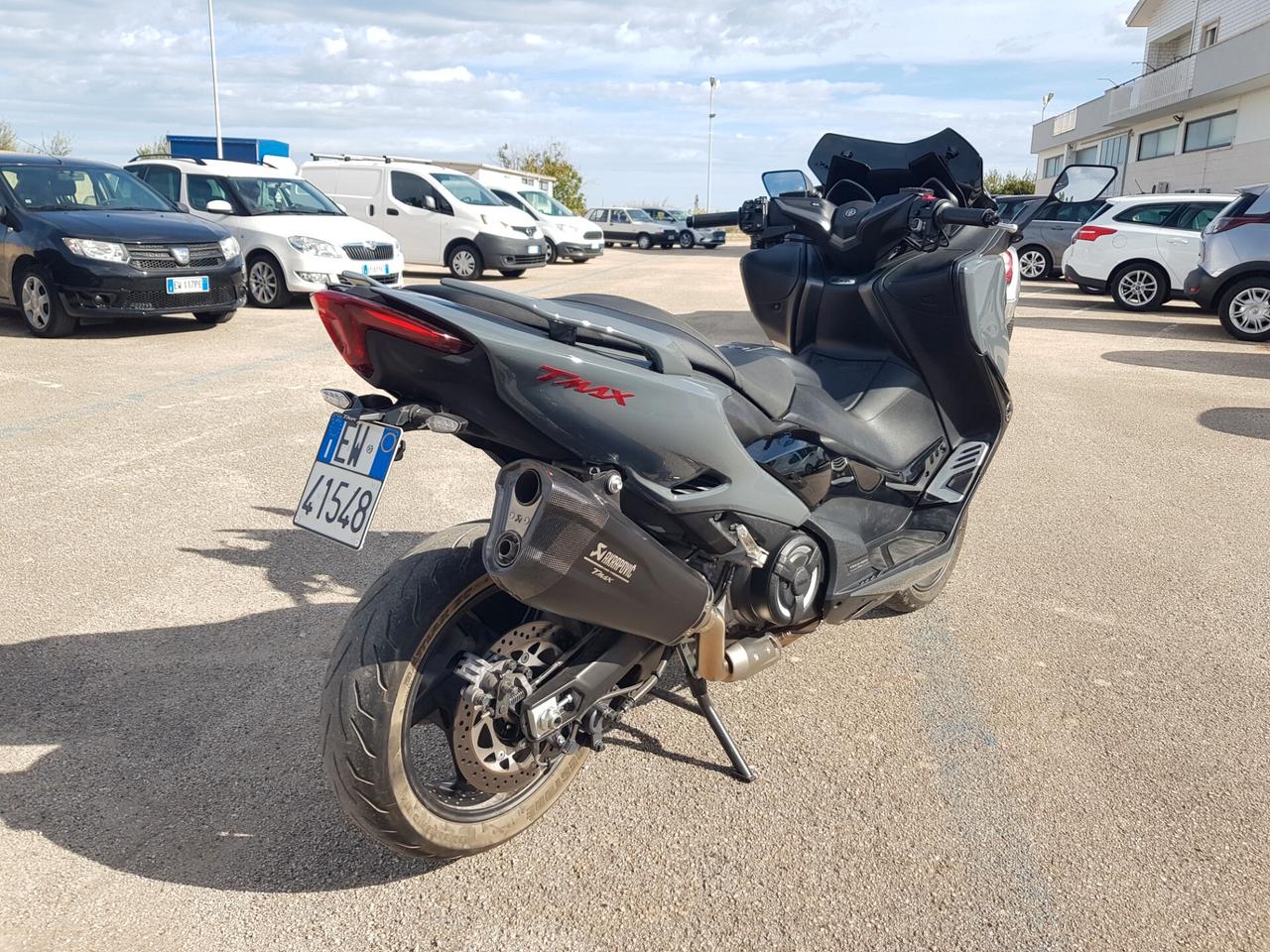 YAMAHA TMAX 560 2021