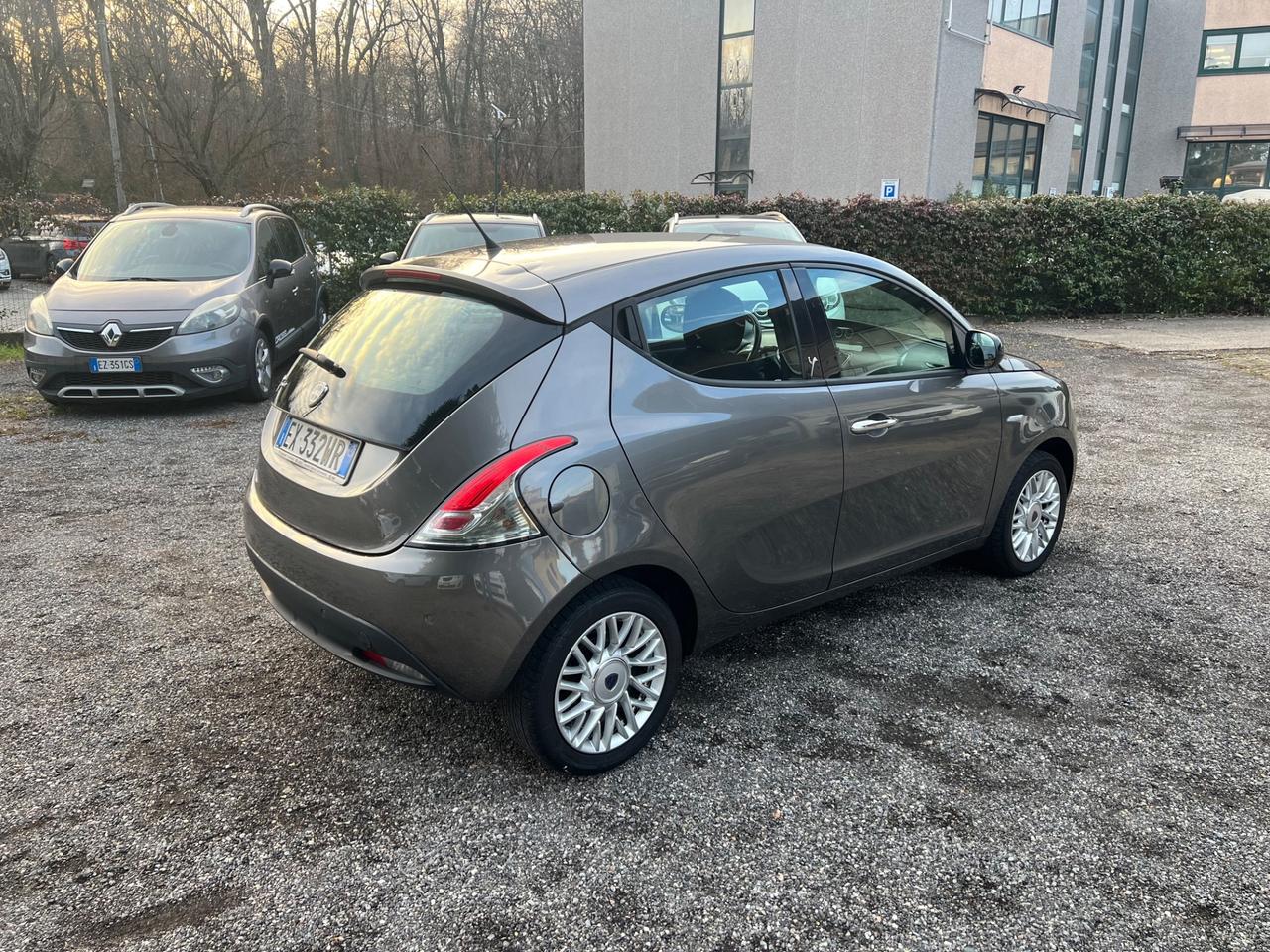 Lancia Ypsilon 1.2 69 CV 5 porte S Momodesign*NEOPATENTATI