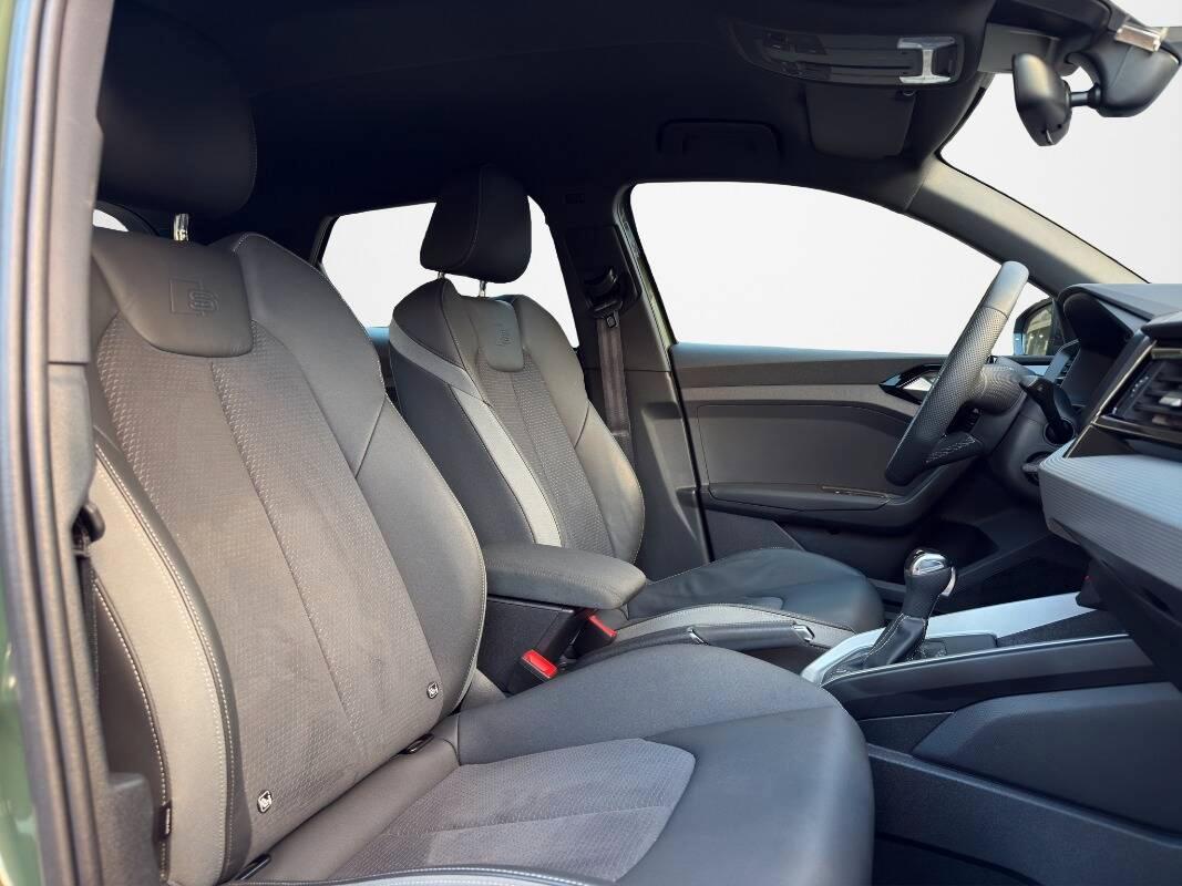 Audi A1 1.0 116CV Identity Contrast S Line Interno S tronic