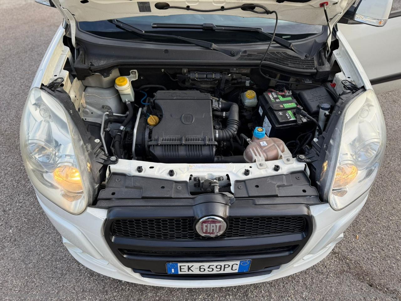 FIAT Doblò 1.4 16V Emotion