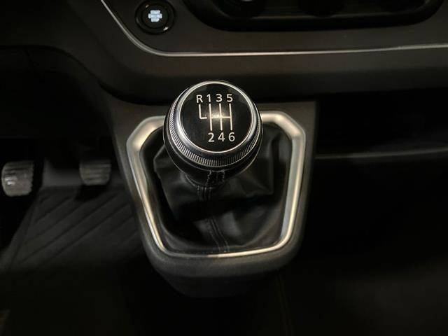 RENAULT Trafic IV Passenger 29 Intens - passenger