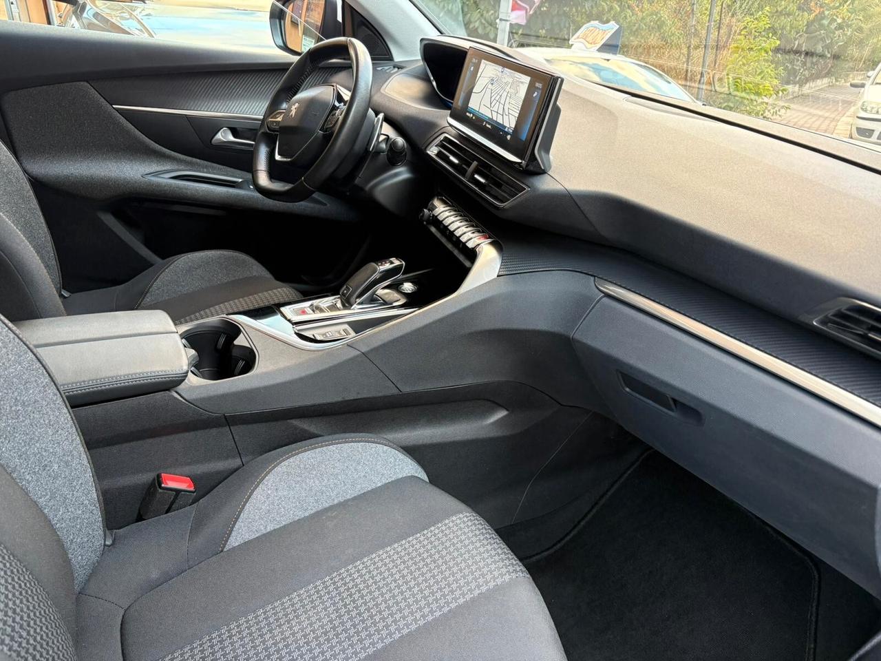 Peugeot 3008 BlueHDi 130 S&S EAT8 Active Pack