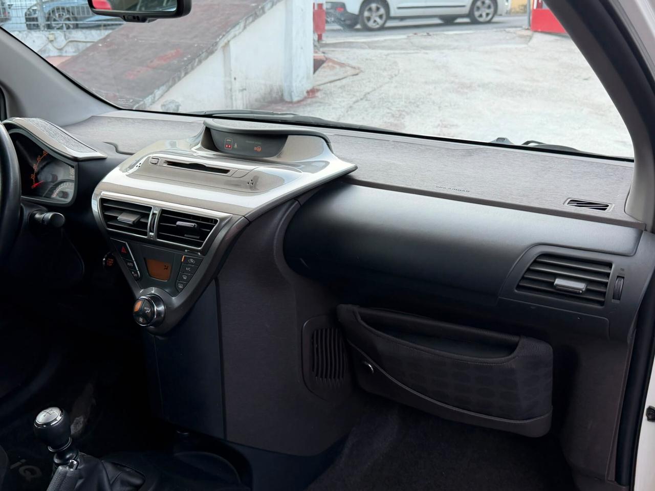 Toyota iQ 1.0 68 Cv Keyless - Cerchi in lega - Comandi