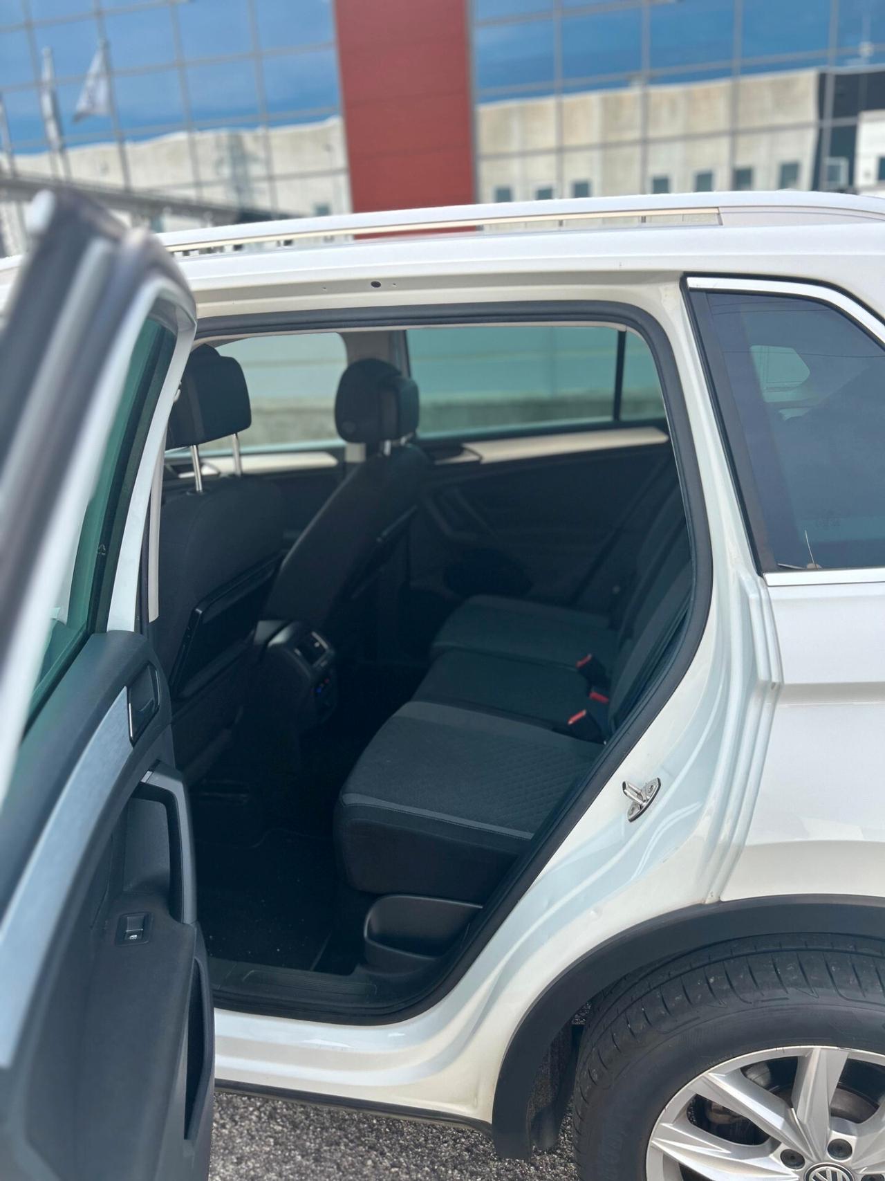 Volkswagen Tiguan 2.0 TDI SCR DSG 4MOTION Business BMT