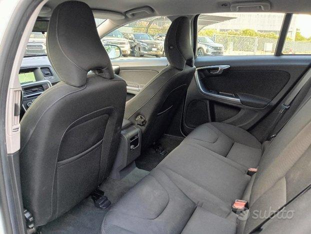VOLVO V60 D2 1.6 Powershift Kinetic