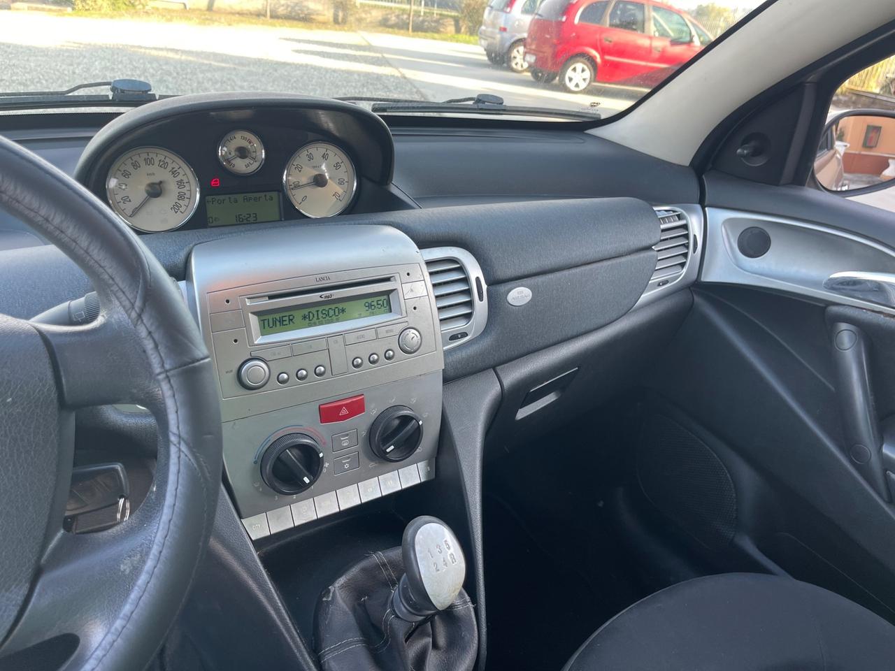 Lancia Ypsilon 1.2 Argento
