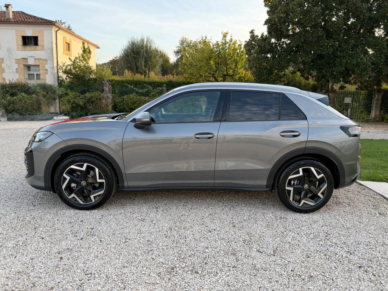 Volkswagen T-Roc 1.5 eTSI ACT 150 CV DSG R-Line
