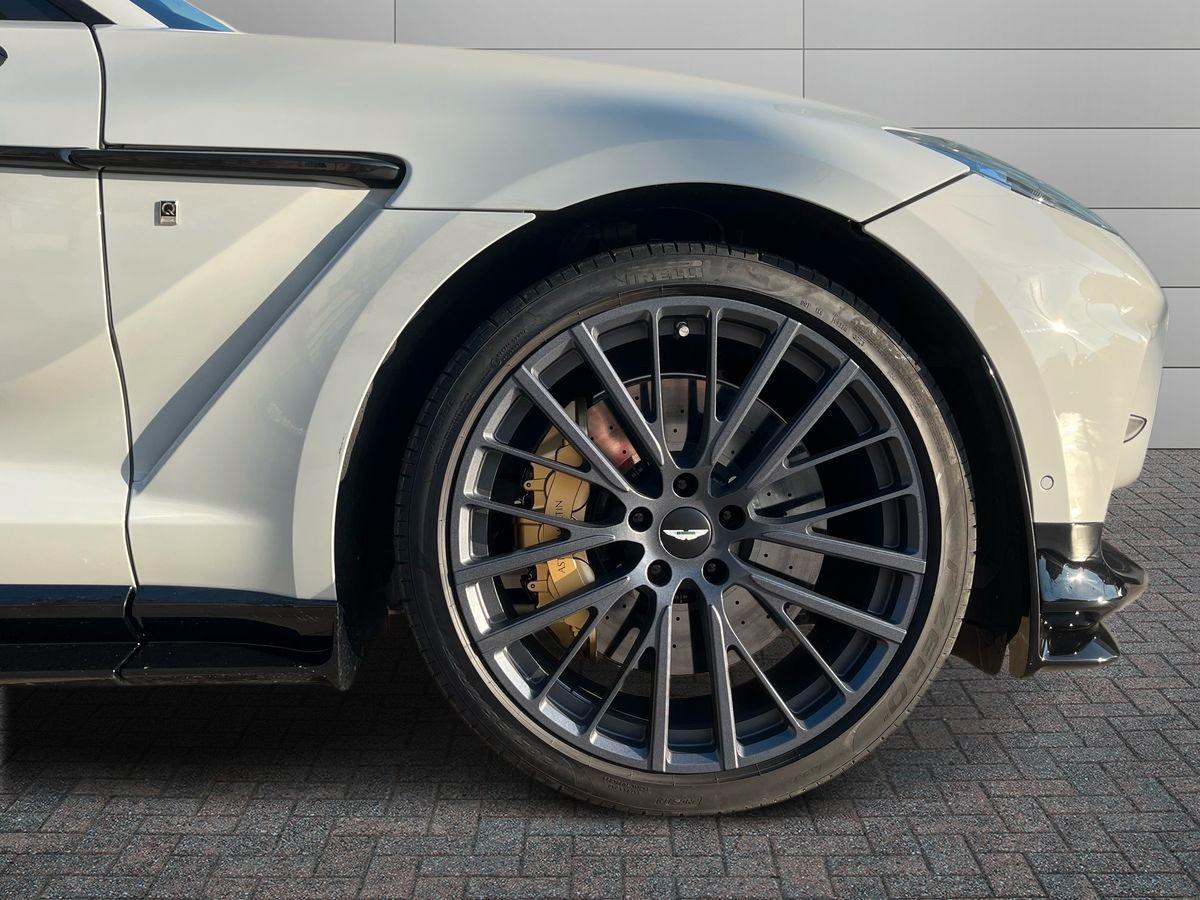 ASTON MARTIN DBX707 4.0 auto